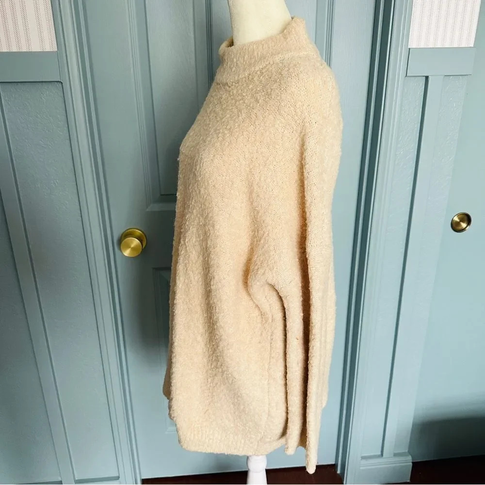 Universal Thread Oversized Chunky Boucle Teddy Mock Neck Sweater - Picture 5 of 8